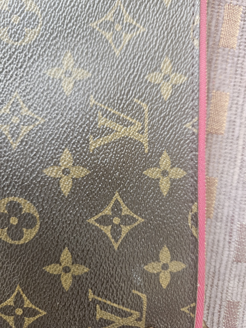 9Louis Vuitton Monogram Neverful Pochette Pivoine
